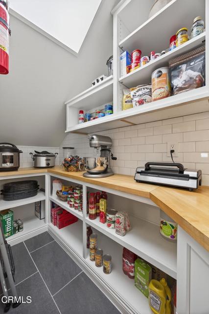 Detail Gallery Image 30 of 72 For 7405 Loma Vista Rd, Ventura,  CA 93003 - 4 Beds | 3 Baths