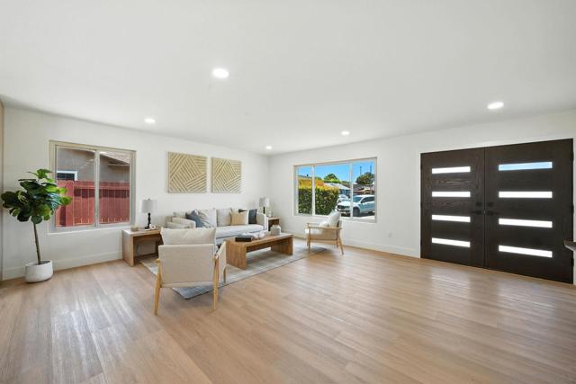 1285 Waxwing Ln, Chula Vista CA: https://media.crmls.org/mediaz/40a976f6-766e-4384-ba1e-10bf4f77630c.jpg