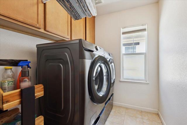 28514 Gulfport Circle, Hayward CA: https://media.crmls.org/mediaz/40aa69c0-3fb2-4b0b-80b6-44eaa49c2b8f.jpg