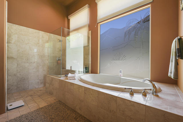 Image 16 of 34 For 42780 Caballeros Drive