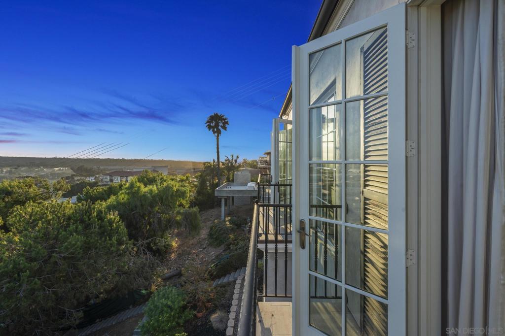 MLS #250035031SD image #13