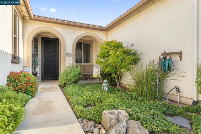 7100 Metcalf Way, Hughson CA: https://media.crmls.org/mediaz/40aabb3b-b188-4637-9811-b7e780ceb077.jpg
