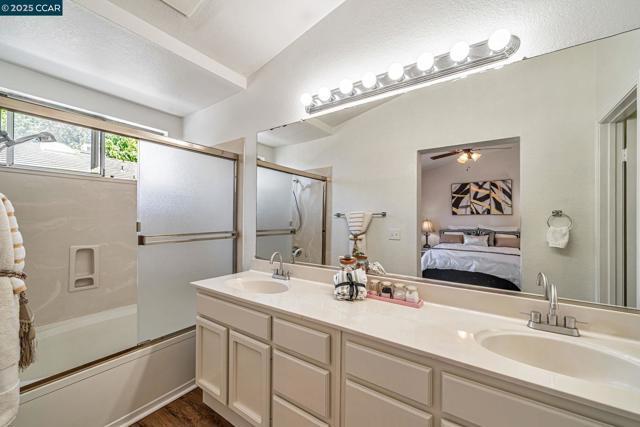 7464 Oxford Cir, Dublin CA: https://media.crmls.org/mediaz/40aae7d9-1d50-4c65-962c-a46cca1ab4dc.jpg