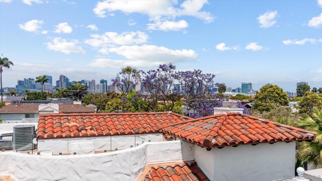 260 H Avenue, Coronado CA: https://media.crmls.org/mediaz/40ab2c33-26e1-44dd-81a2-ac927e1f1879.jpg