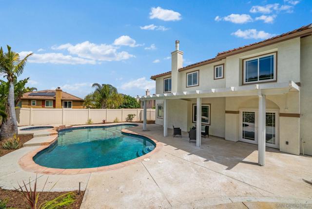 1052 Via Vera Cruz, San Marcos CA: https://media.crmls.org/mediaz/40ab7312-1cfe-4815-a5cd-3bc16da35392.jpg