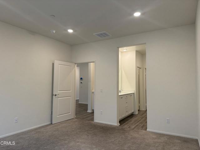 4251 Avenue J-3, Lancaster CA: https://media.crmls.org/mediaz/40ab991c-a6d7-4286-8118-ec1de9c08f36.jpg