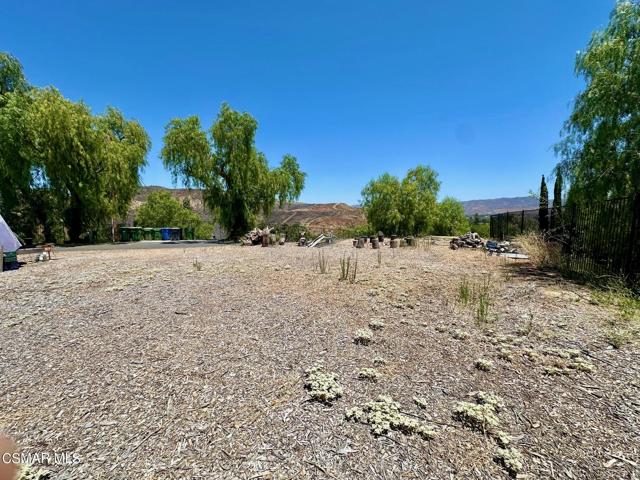 3166 Sycamore Drive, Simi Valley CA: https://media.crmls.org/mediaz/40ac25b0-0bf2-4332-ae46-af98dcd4d881.jpg