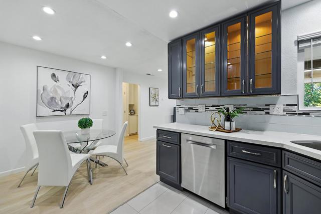 2452 W Bayshore Road, Palo Alto CA: https://media.crmls.org/mediaz/40ac3748-1902-4794-86ed-843574be93a0.jpg