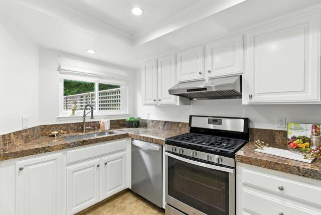 3101 Erin Lane, Santa Cruz CA: https://media.crmls.org/mediaz/40acb5a8-d044-4c83-9fb2-a5ec607550a1.jpg