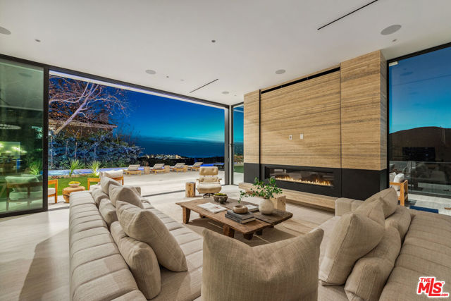 1149 Linda Flora Drive, Los Angeles CA: https://media.crmls.org/mediaz/40ad255c-d104-4c09-ad2c-57af9f67d99c.jpg