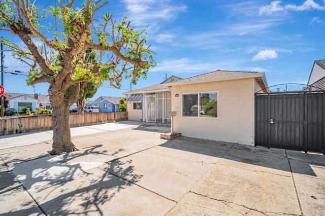 14997 Edgemoor Street, San Leandro CA: https://media.crmls.org/mediaz/40ad6371-2193-44e4-9b20-57843c36ba36.jpg