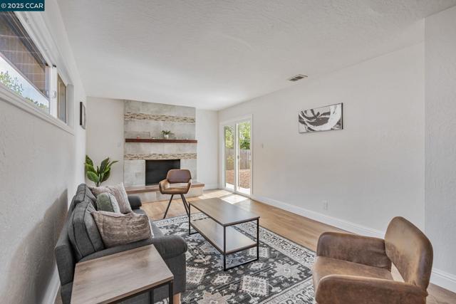 259 Los Altos Pl, American Canyon CA: https://media.crmls.org/mediaz/40ae4698-dc0c-4dcb-a34d-f786bb50b7ca.jpg