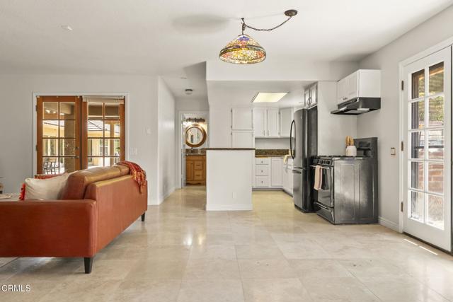 5710 Terra Bella Lane Lane, Camarillo CA: https://media.crmls.org/mediaz/40aeb820-0d07-4b38-959a-6d448faef8a4.jpg
