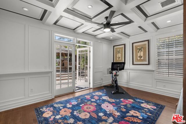 638 Oak Tree Court, Simi Valley CA: https://media.crmls.org/mediaz/40aed2f9-da80-440d-87cd-3644f749d386.jpg