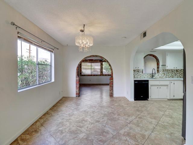 9980 Hoylake Road, Desert Hot Springs CA: https://media.crmls.org/mediaz/40af067b-f1e8-42f9-853b-9ef9b15088a0.jpg