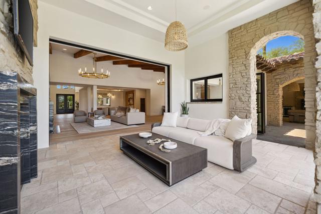 80740 Via Portofino, La Quinta CA: https://media.crmls.org/mediaz/40afffad-142e-4375-8754-6f25fe6a4427.jpg