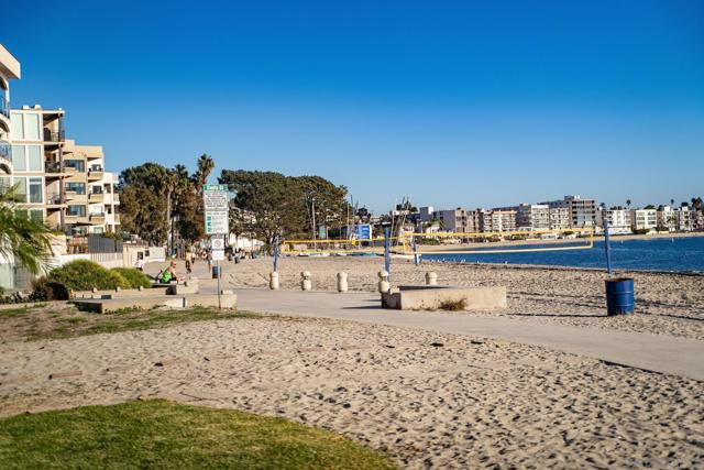 1177 Pacific Beach Drive, San Diego CA: https://media.crmls.org/mediaz/40b047d4-0bef-4473-ba4a-d728fa9a5d3a.jpg