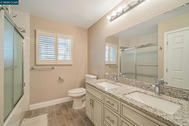570 Zephyr Cir, Danville CA: https://media.crmls.org/mediaz/40b09fc4-192f-4a3f-8cb0-051143d34b14.jpg