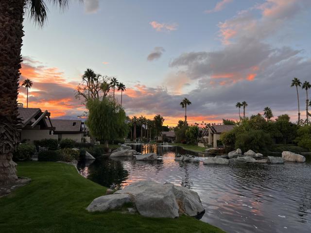 220 Green Mountain Drive, Palm Desert CA: https://media.crmls.org/mediaz/40b19124-c873-4919-b255-31aed3723788.jpg