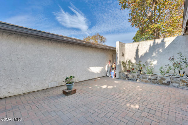 246 W Vineyard Avenue, Oxnard CA: https://media.crmls.org/mediaz/40b1a364-77c6-48b9-9e5e-ef0f65498155.jpg