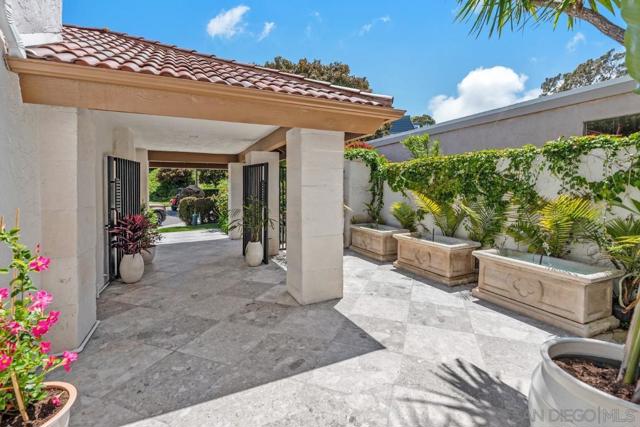 6675 Caminito Lindrick, La Jolla CA: https://media.crmls.org/mediaz/40b1a49f-1e4a-4bf1-a96f-2d54c43e73be.jpg