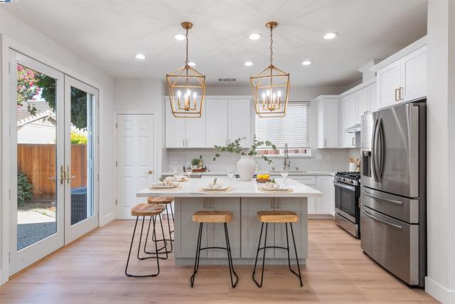 4667 Myrtle Dr, Dublin CA: https://media.crmls.org/mediaz/40b20ac7-41fa-475d-a87c-3793cbf2ac55.jpg