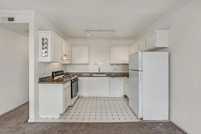 0 20th Street, San Francisco CA: https://media.crmls.org/mediaz/40b2100e-570a-4a68-8b16-527fd5159292.jpg