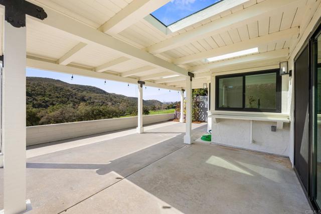 29086 Laurel Valley Drive, Vista, California 92084, 2 Bedrooms Bedrooms, ,2 BathroomsBathrooms,Single Family Residence,For Sale,Laurel Valley,NDP2502232