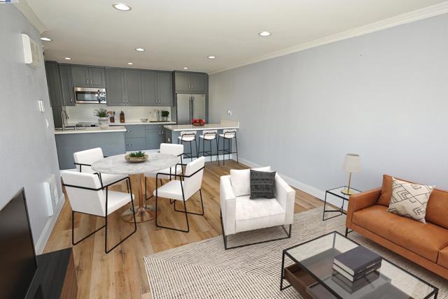 950 Shorepoint Ct, Alameda CA: https://media.crmls.org/mediaz/40b2daa1-e589-4436-b773-d77ad722fec8.jpg