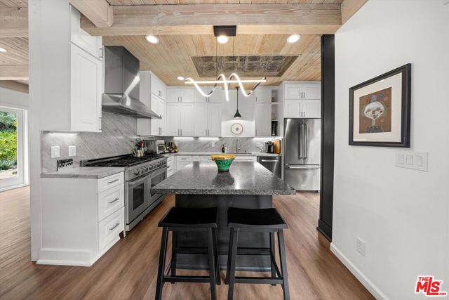 1435 Sycamore Canyon Road, Santa Barbara CA: https://media.crmls.org/mediaz/40b2fb65-277f-4ac8-a69a-14c9becd39d5.jpg