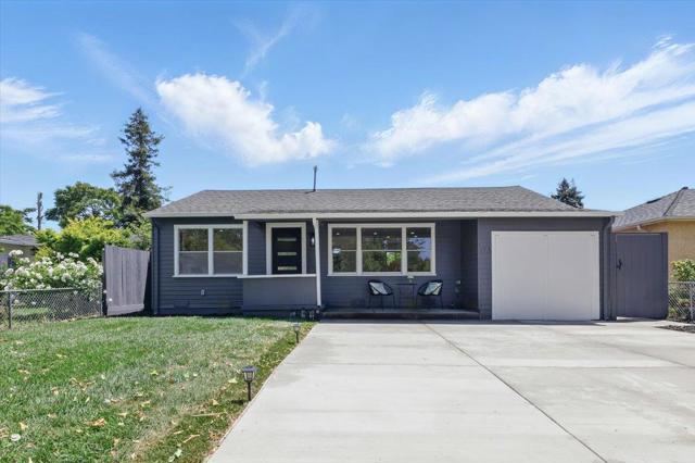 571 Hamilton Avenue, Menlo Park CA: https://media.crmls.org/mediaz/40b4afce-7f51-40ea-9405-6f09ac367e03.jpg