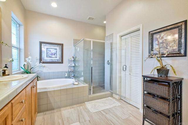 2682 Dundee Glen, Escondido CA: https://media.crmls.org/mediaz/40b4d031-378f-4b9b-91cd-189a1e6ea4a1.jpg