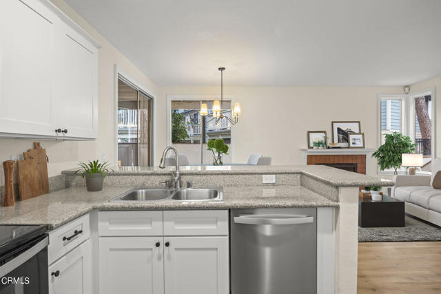 Detail Gallery Image 11 of 34 For 2474 Pleasant Way #I,  Thousand Oaks,  CA 91362 - 2 Beds | 1 Baths
