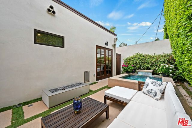 8265 Romaine Street, West Hollywood CA: https://media.crmls.org/mediaz/40b5cf1a-fa13-417f-aaf1-59324ddaad94.jpg