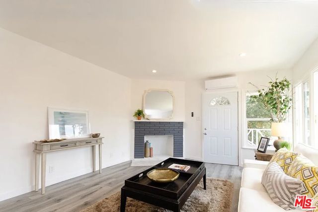 11485 Cumpston Street, North Hollywood CA: https://media.crmls.org/mediaz/40b5f537-6bb0-4924-be24-c0c7c98269d9.jpg