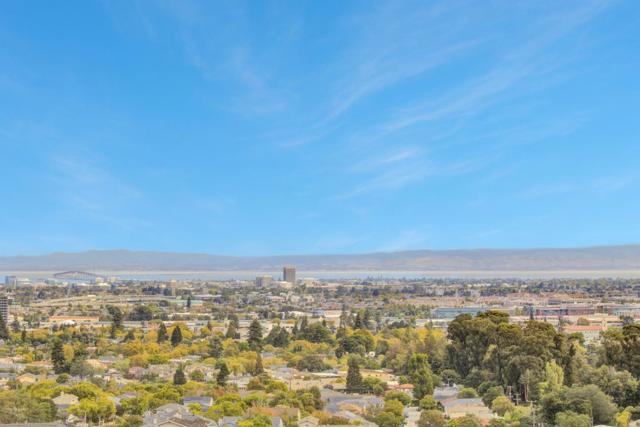 2500 Sage Street, San Mateo CA: https://media.crmls.org/mediaz/40b609e8-9eb4-420e-93a8-5512a0bd139f.jpg