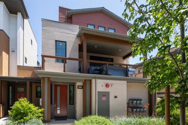 15117 Shore Drive, Los Gatos CA: https://media.crmls.org/mediaz/40b64d42-3060-4d5d-9661-5dcfff47c7b6.jpg
