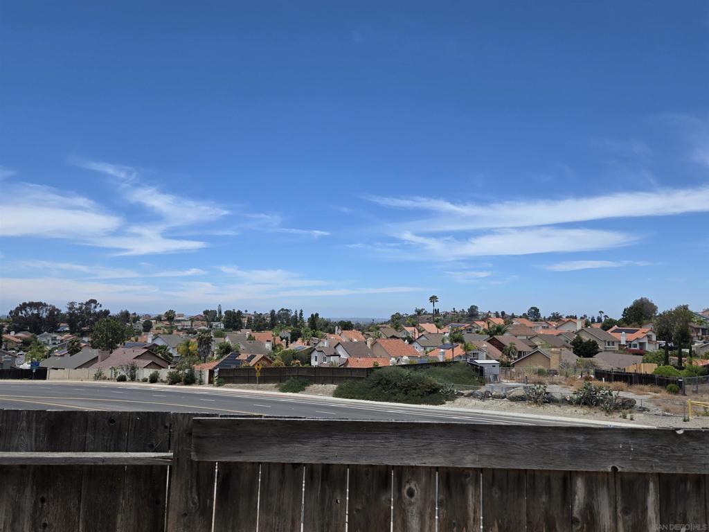 https://media.crmls.org/mediaz/40b68a50-2207-48ff-ac92-49aa3a35b759.jpg?preset=X-Large