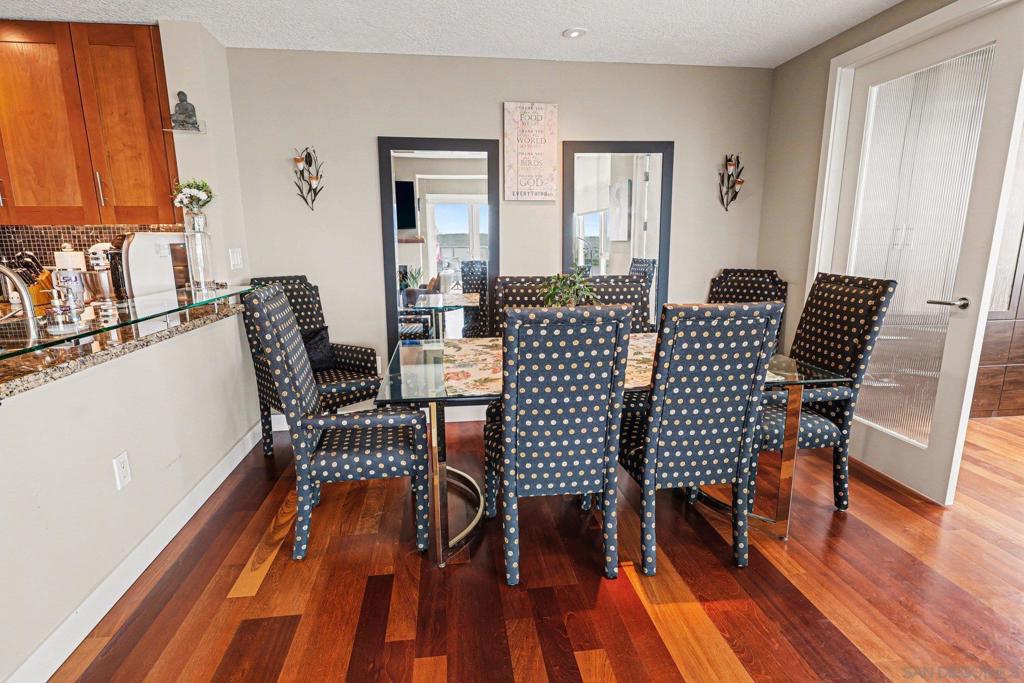 1205 Pacific Hwy - photo 12