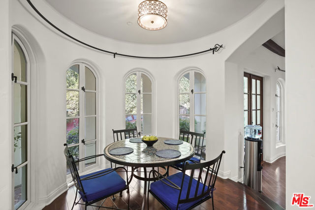 18414 Corazon Circle, Tarzana CA: https://media.crmls.org/mediaz/40b6e9d6-662a-4b6c-a49a-c2d9b2020a1c.jpg