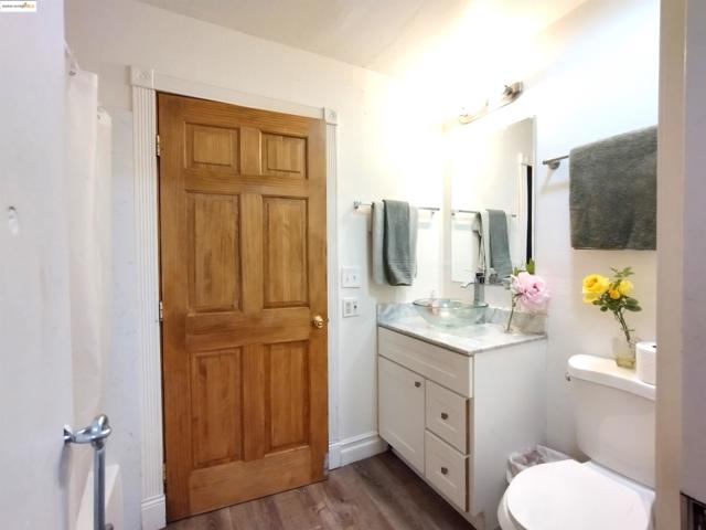 864 San Francisco Ave, South Lake Tahoe CA: https://media.crmls.org/mediaz/40b8c8a0-ecff-420b-aaf2-f04919747fb2.jpg