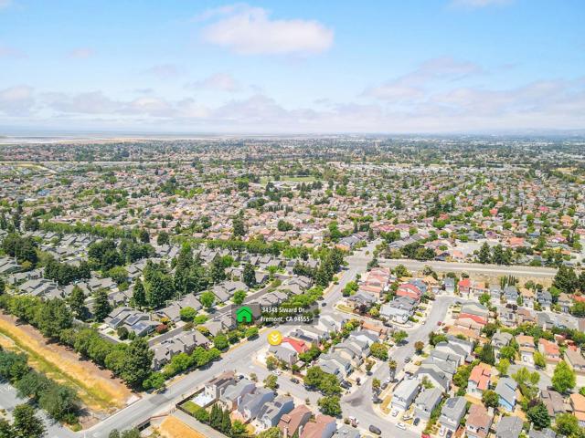 34348 Siward Drive, Fremont CA: https://media.crmls.org/mediaz/40b962a7-f5ca-46b0-bf23-81ec9d04668f.jpg