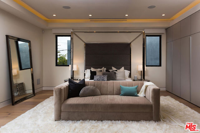 726 N Martel Avenue, Los Angeles CA: https://media.crmls.org/mediaz/40b9d2f9-fb17-44a5-afe3-e4ab6dbd0e70.jpg