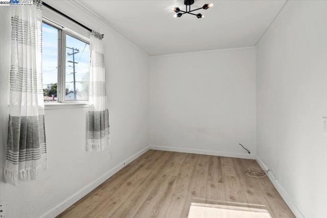 2019 E St, Hayward CA: https://media.crmls.org/mediaz/40ba66df-815e-4504-810d-57623258fde8.jpg