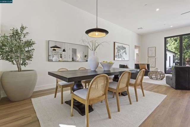 2559 Romley Ln, Alamo CA: https://media.crmls.org/mediaz/40badb48-bc0b-47d5-8fb4-b79d154f0dfe.jpg