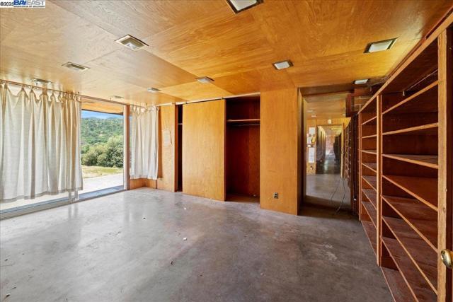 6400 Mines Rd, Livermore CA: https://media.crmls.org/mediaz/40bb2647-2cf9-4731-bc6e-94951896d258.jpg
