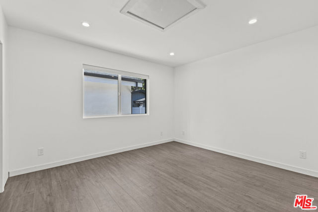 15153 La Maida Street, Sherman Oaks CA: https://media.crmls.org/mediaz/40bb4853-0514-4d59-ac42-6f2cb13a2be0.jpg