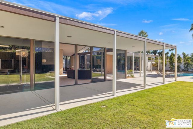 695 N Camino Real, Palm Springs CA: https://media.crmls.org/mediaz/40bba1eb-a93a-4d25-a9b4-d43f4120bedc.jpg