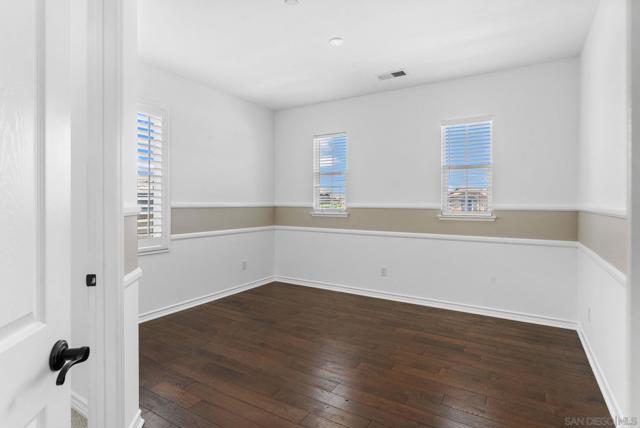 5527 Alexandrine Ct, Oceanside CA: https://media.crmls.org/mediaz/40bc0382-beb1-452b-8391-5b8de4f63b0d.jpg