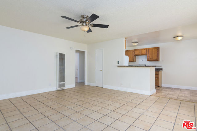 1920 North H Street, 246 photo 2